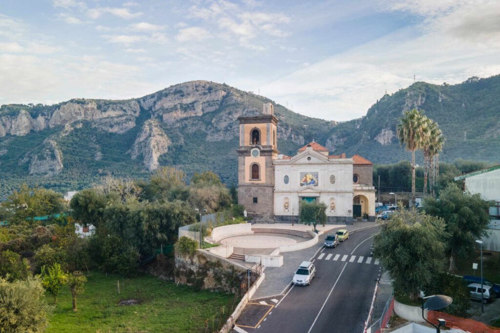 Visita Piano di Sorrento Chiesa di Trinità Piano di Sorrento